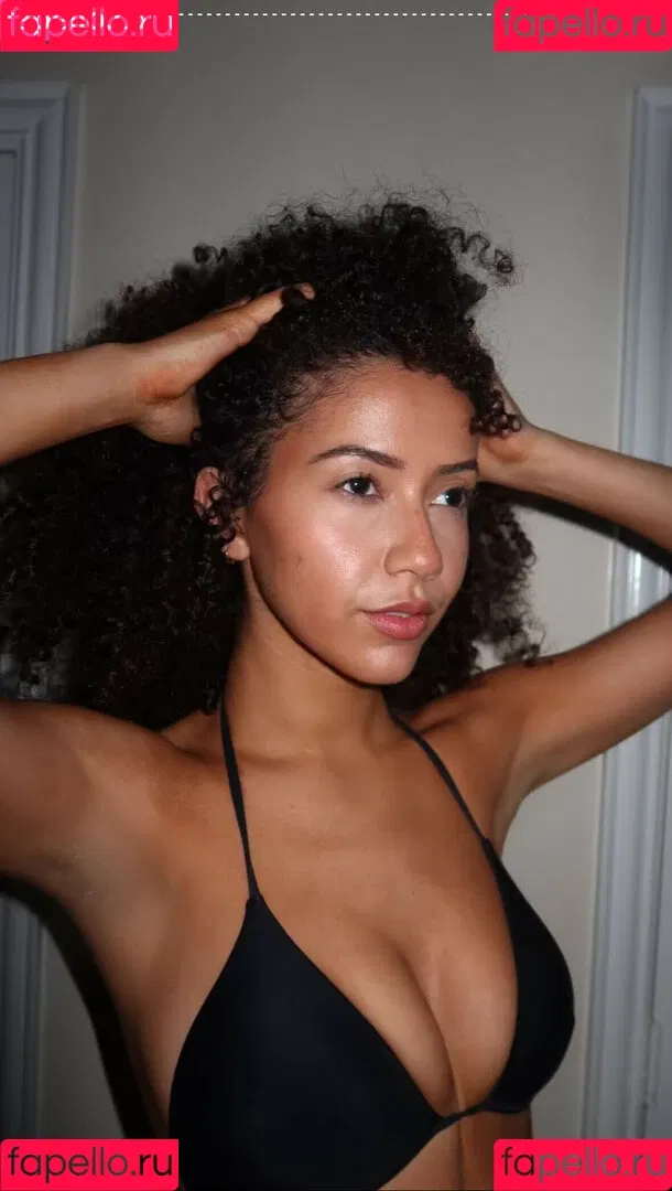 Megan Botnick / mbeeco Onlyfans Photo Gallery 