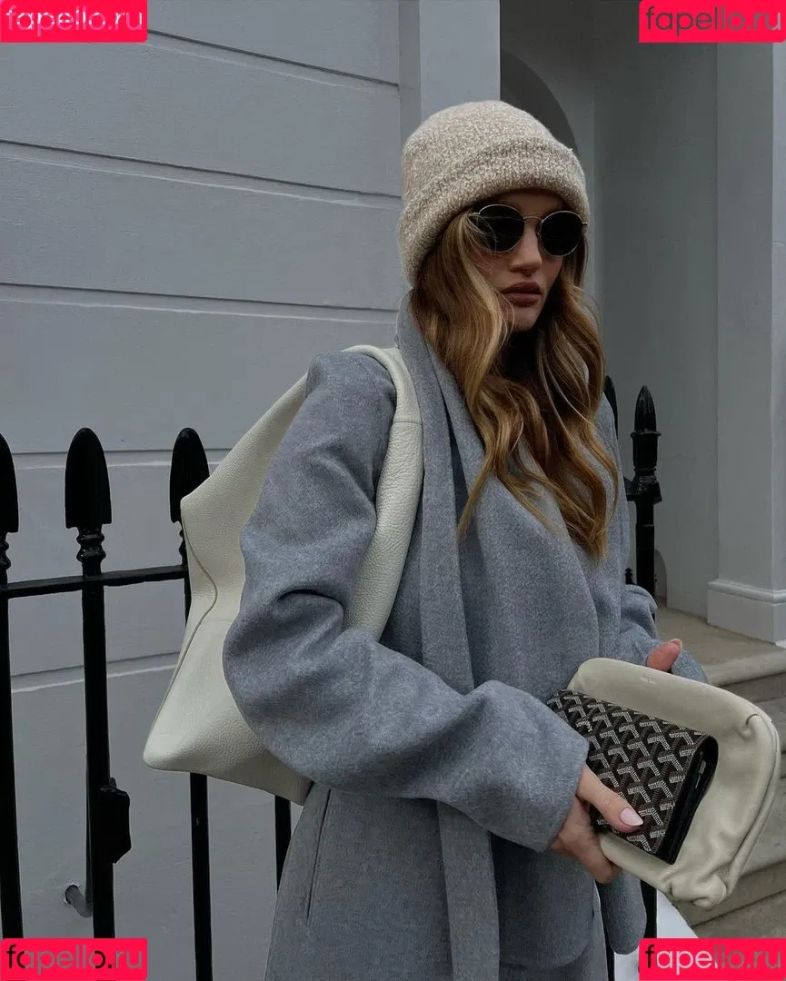 Rosie Huntington Whiteley / Rosie Huntington-Whiteley / rosiehw Onlyfans Photo Gallery 