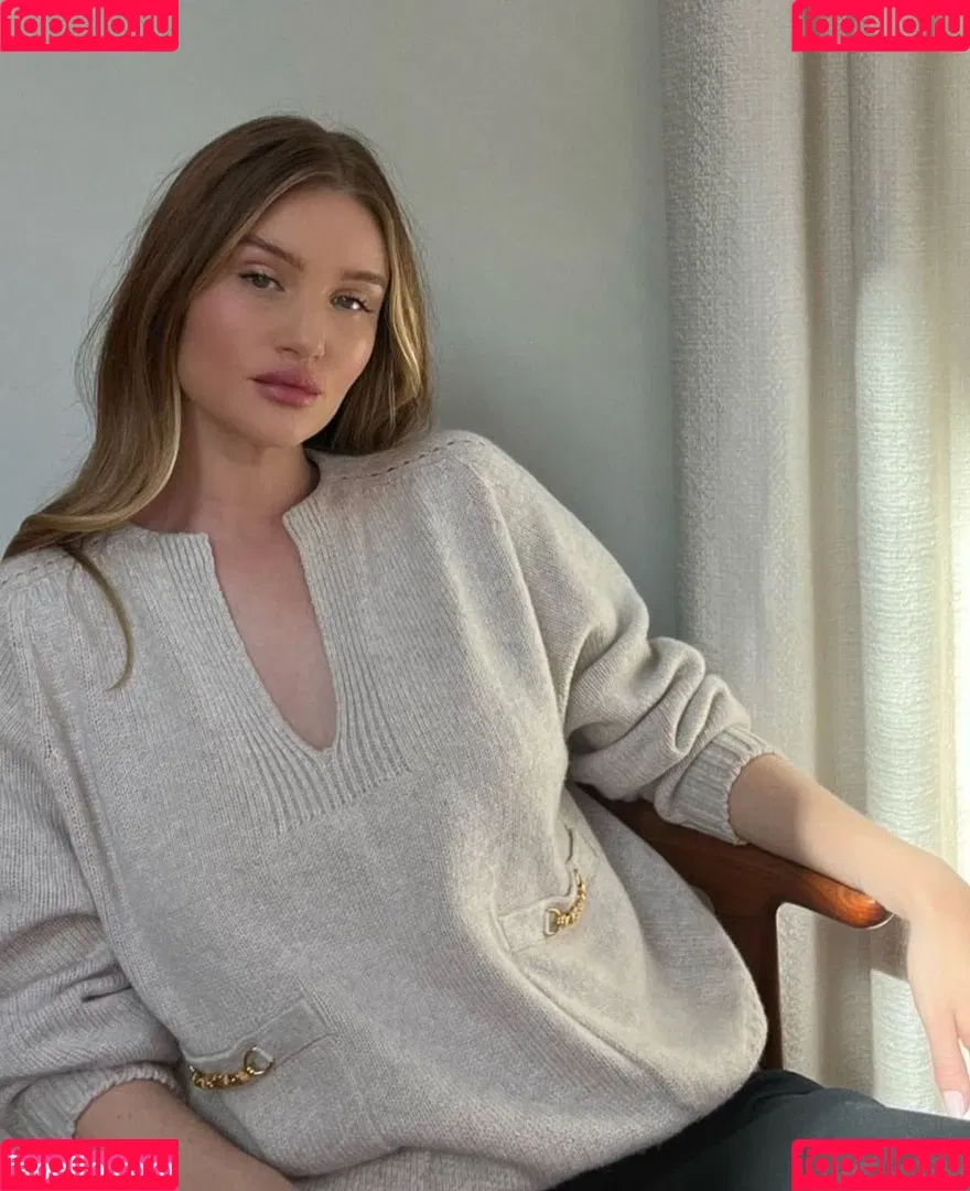 Rosie Huntington Whiteley / Rosie Huntington-Whiteley / rosiehw Onlyfans Photo Gallery 