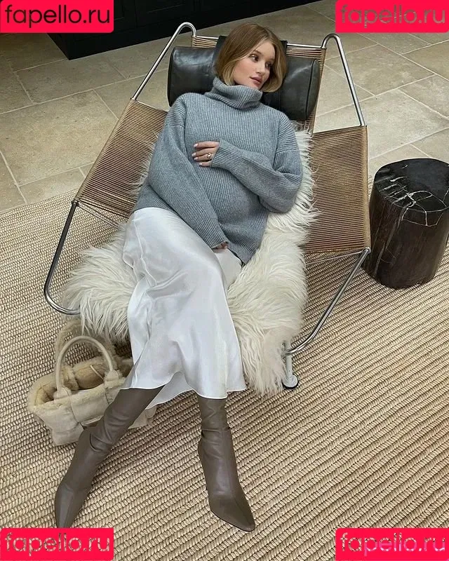 Rosie Huntington Whiteley / Rosie Huntington-Whiteley / rosiehw Onlyfans Photo Gallery 