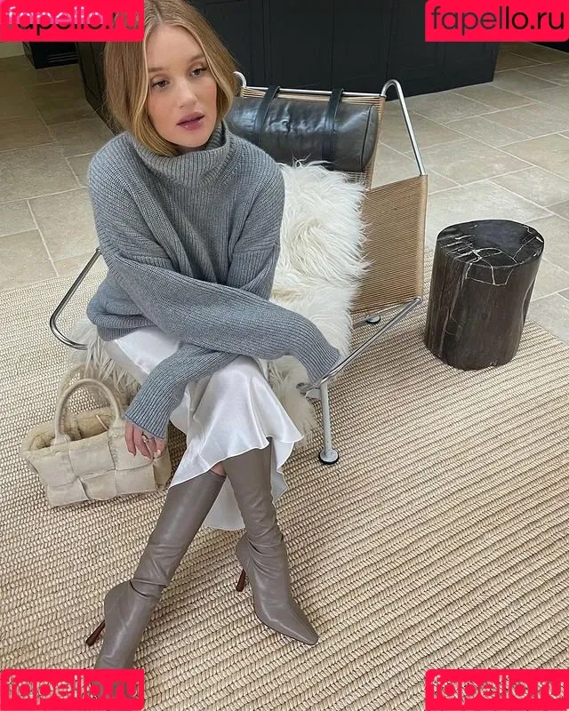Rosie Huntington Whiteley / Rosie Huntington-Whiteley / rosiehw Onlyfans Photo Gallery 