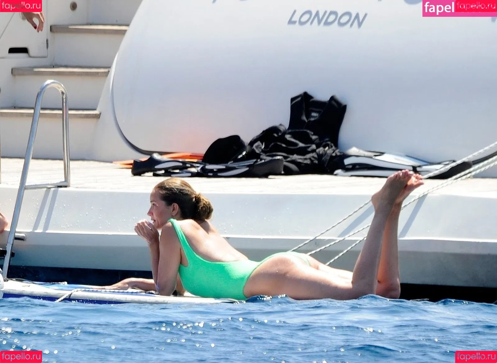 Rosie Huntington Whiteley / Rosie Huntington-Whiteley / rosiehw Onlyfans Photo Gallery 