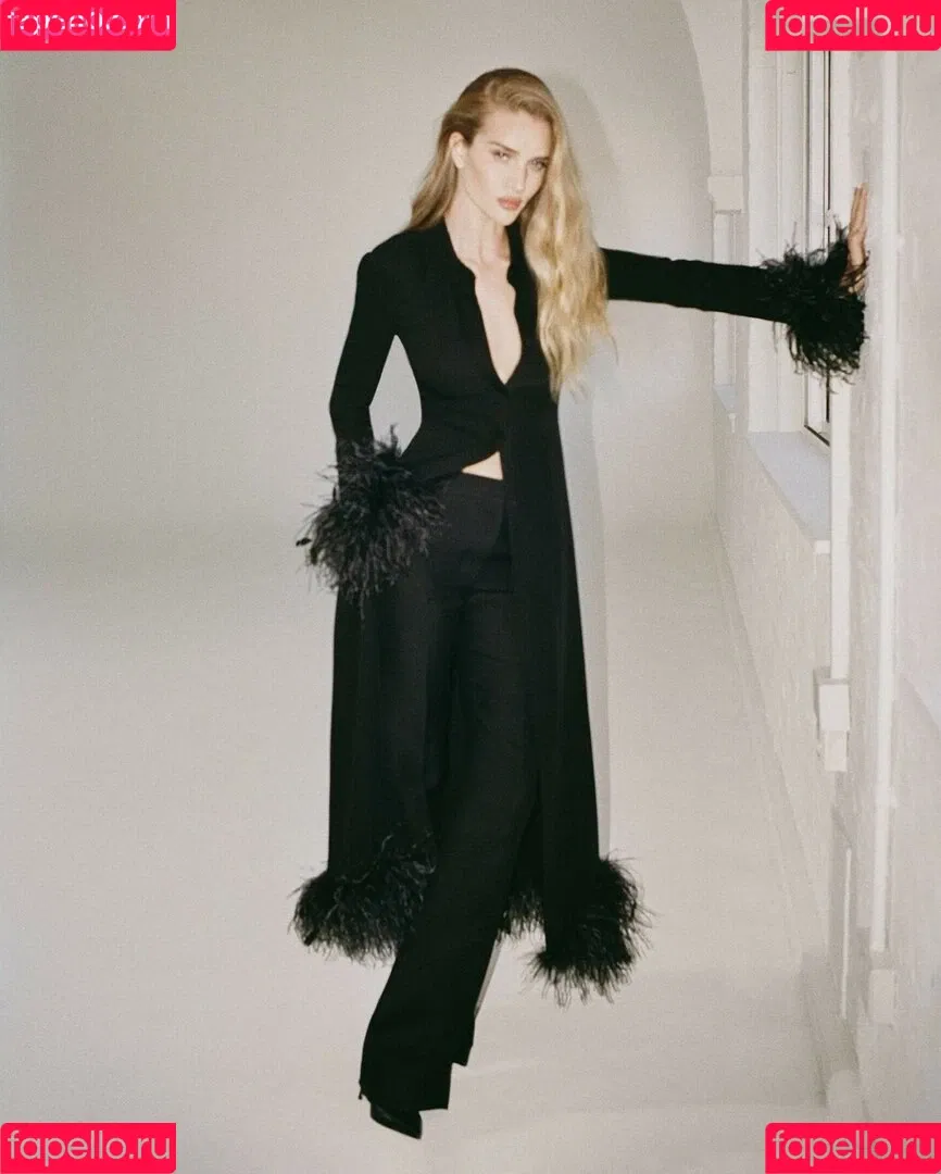 Rosie Huntington Whiteley / Rosie Huntington-Whiteley / rosiehw Onlyfans Photo Gallery 