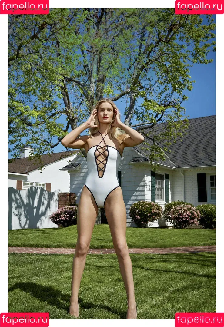 Rosie Huntington Whiteley / Rosie Huntington-Whiteley / rosiehw Onlyfans Photo Gallery 