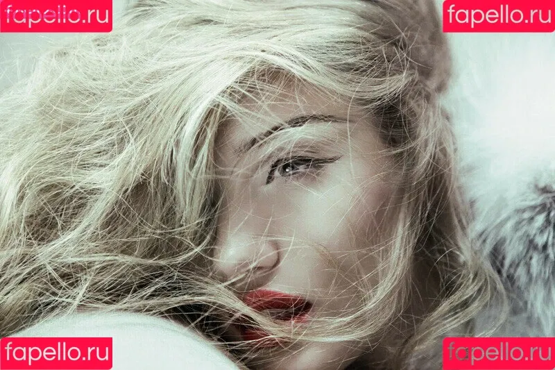 Rosie Huntington Whiteley / Rosie Huntington-Whiteley / rosiehw Onlyfans Photo Gallery 
