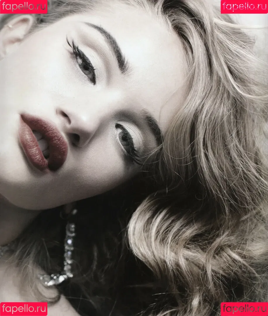 Rosie Huntington Whiteley / Rosie Huntington-Whiteley / rosiehw Onlyfans Photo Gallery 