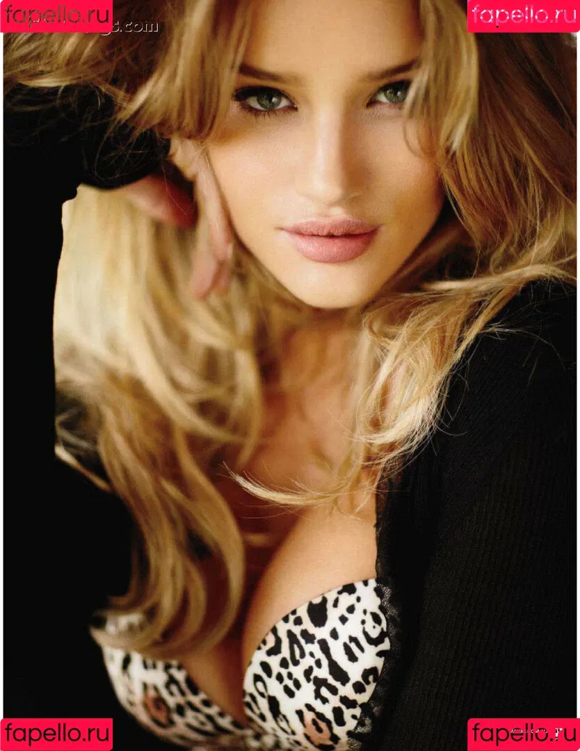 Rosie Huntington Whiteley / Rosie Huntington-Whiteley / rosiehw Onlyfans Photo Gallery 