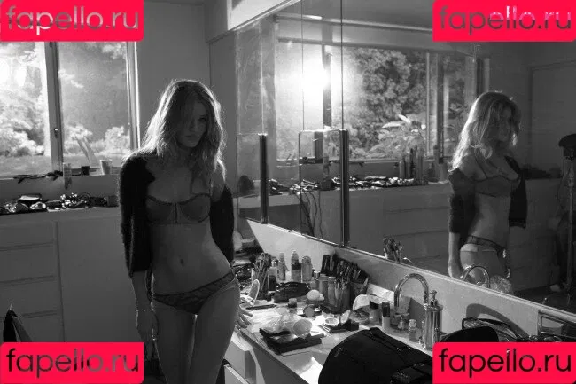 Rosie Huntington Whiteley / Rosie Huntington-Whiteley / rosiehw Onlyfans Photo Gallery 