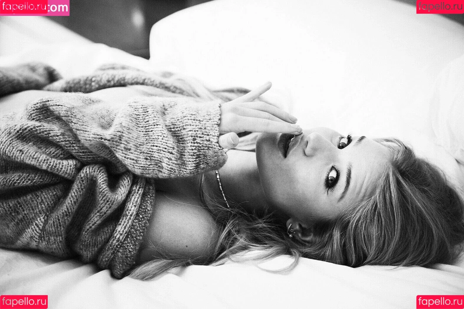 Rosie Huntington Whiteley / Rosie Huntington-Whiteley / rosiehw Onlyfans Photo Gallery 