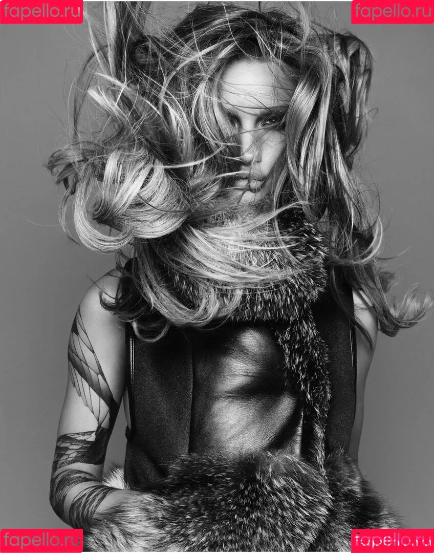 Rosie Huntington Whiteley / Rosie Huntington-Whiteley / rosiehw Onlyfans Photo Gallery 