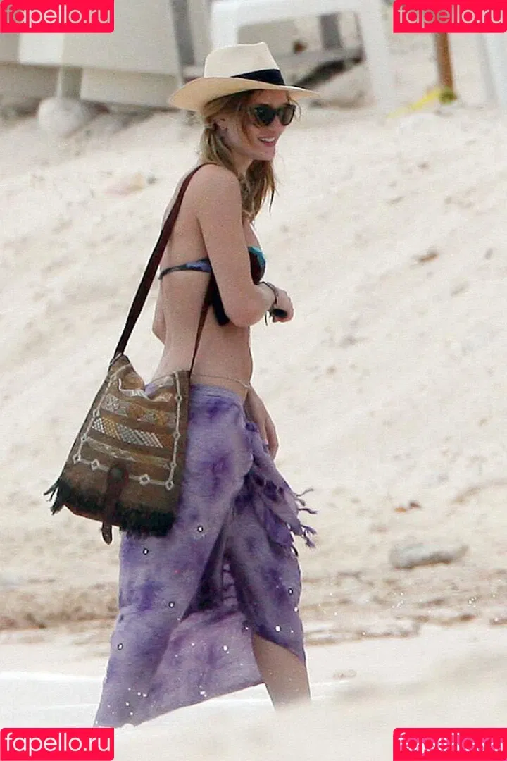 Rosie Huntington Whiteley / Rosie Huntington-Whiteley / rosiehw Onlyfans Photo Gallery 
