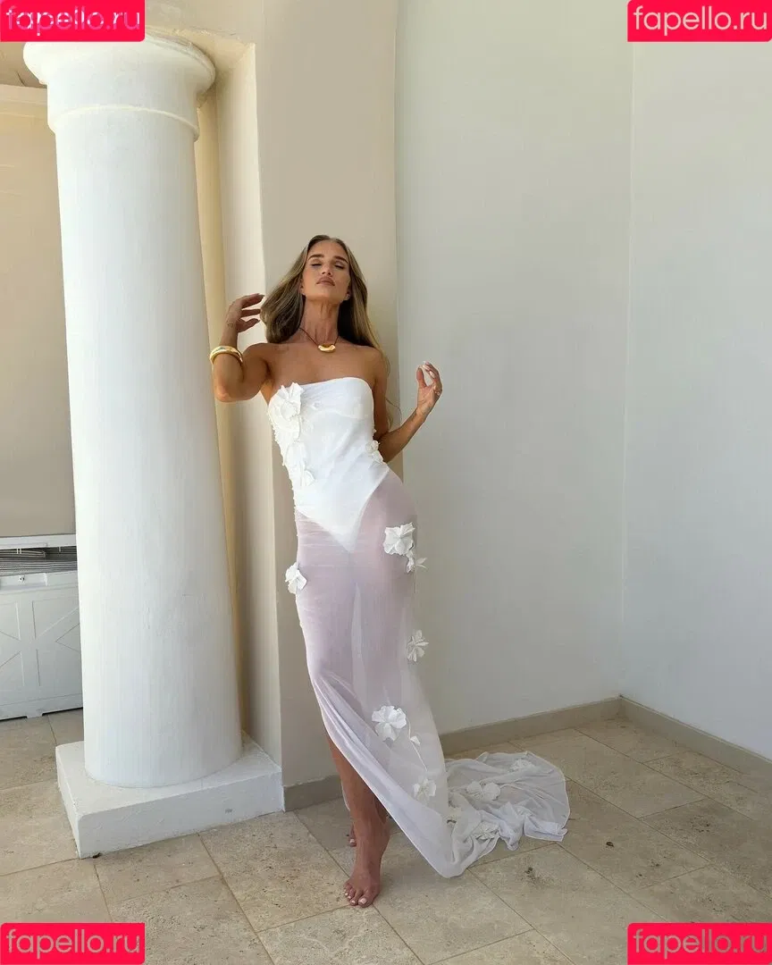 Rosie Huntington Whiteley / Rosie Huntington-Whiteley / rosiehw Onlyfans Photo Gallery 