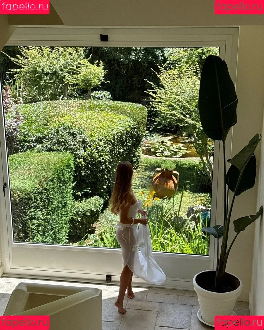 Rosie Huntington Whiteley / Rosie Huntington-Whiteley / rosiehw Onlyfans Photo Gallery 