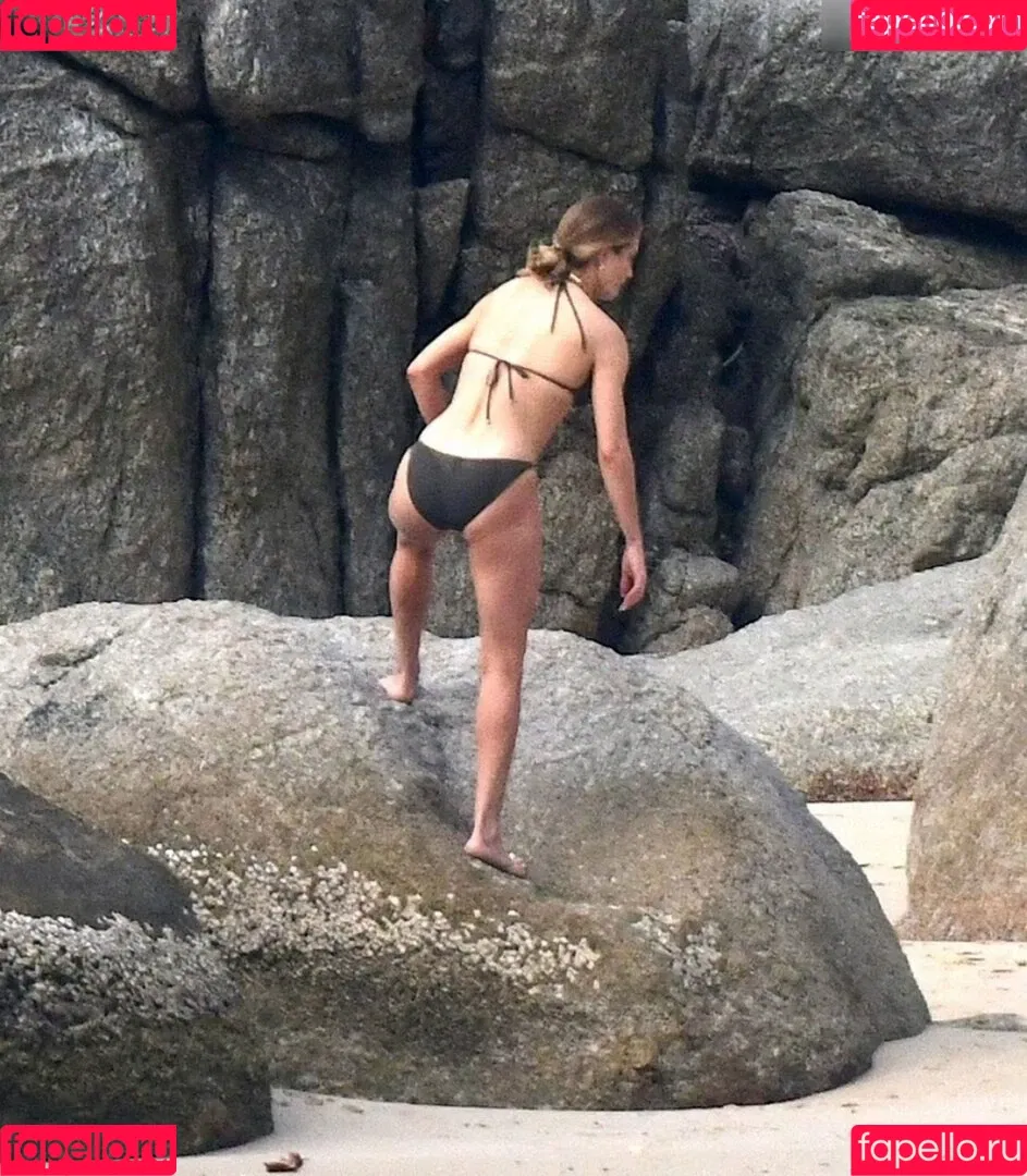 Rosie Huntington Whiteley / Rosie Huntington-Whiteley / rosiehw Onlyfans Photo Gallery 