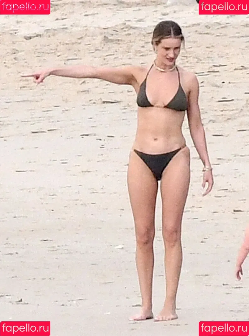 Rosie Huntington Whiteley / Rosie Huntington-Whiteley / rosiehw Onlyfans Photo Gallery 