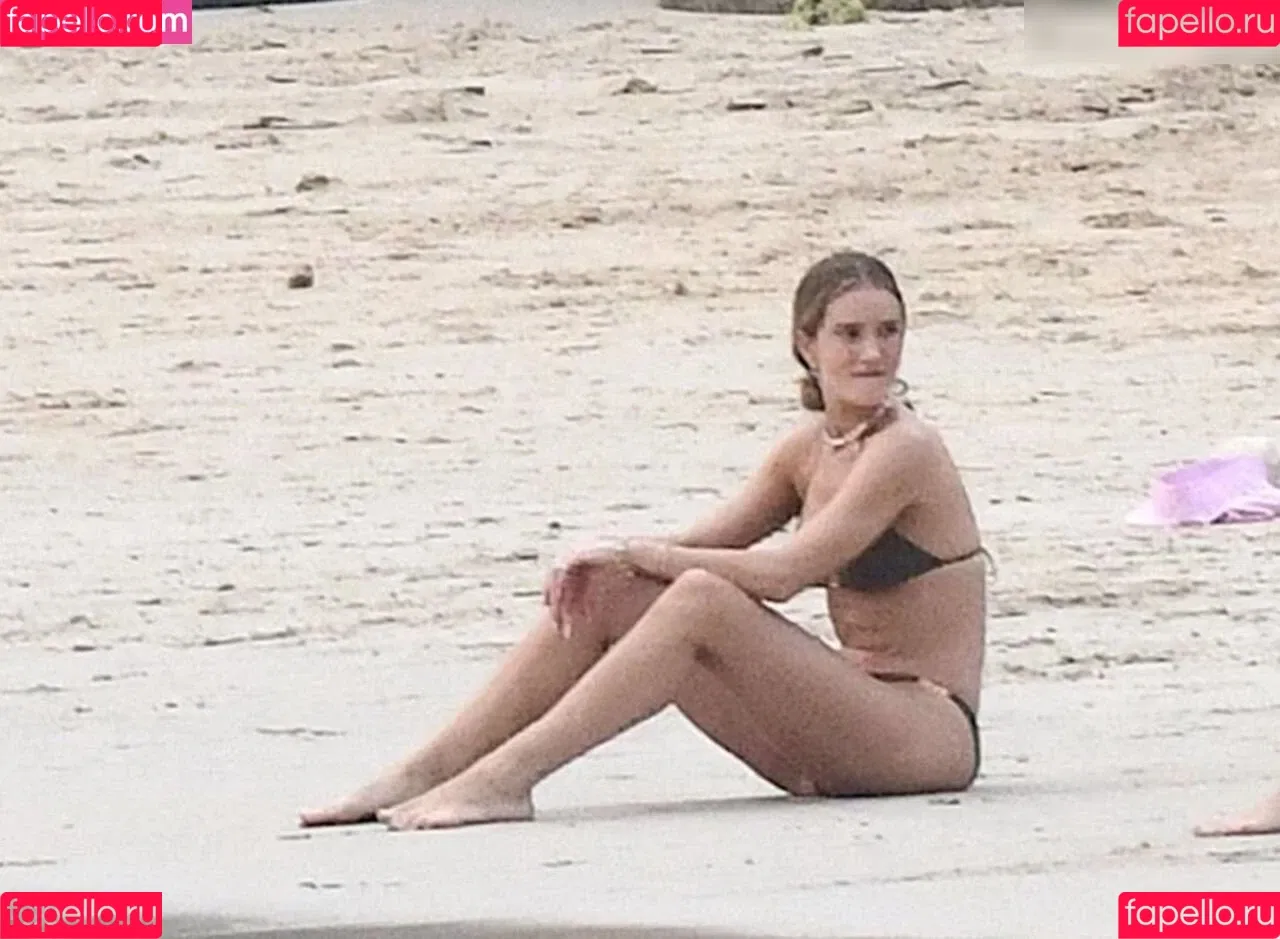 Rosie Huntington Whiteley / Rosie Huntington-Whiteley / rosiehw Onlyfans Photo Gallery 