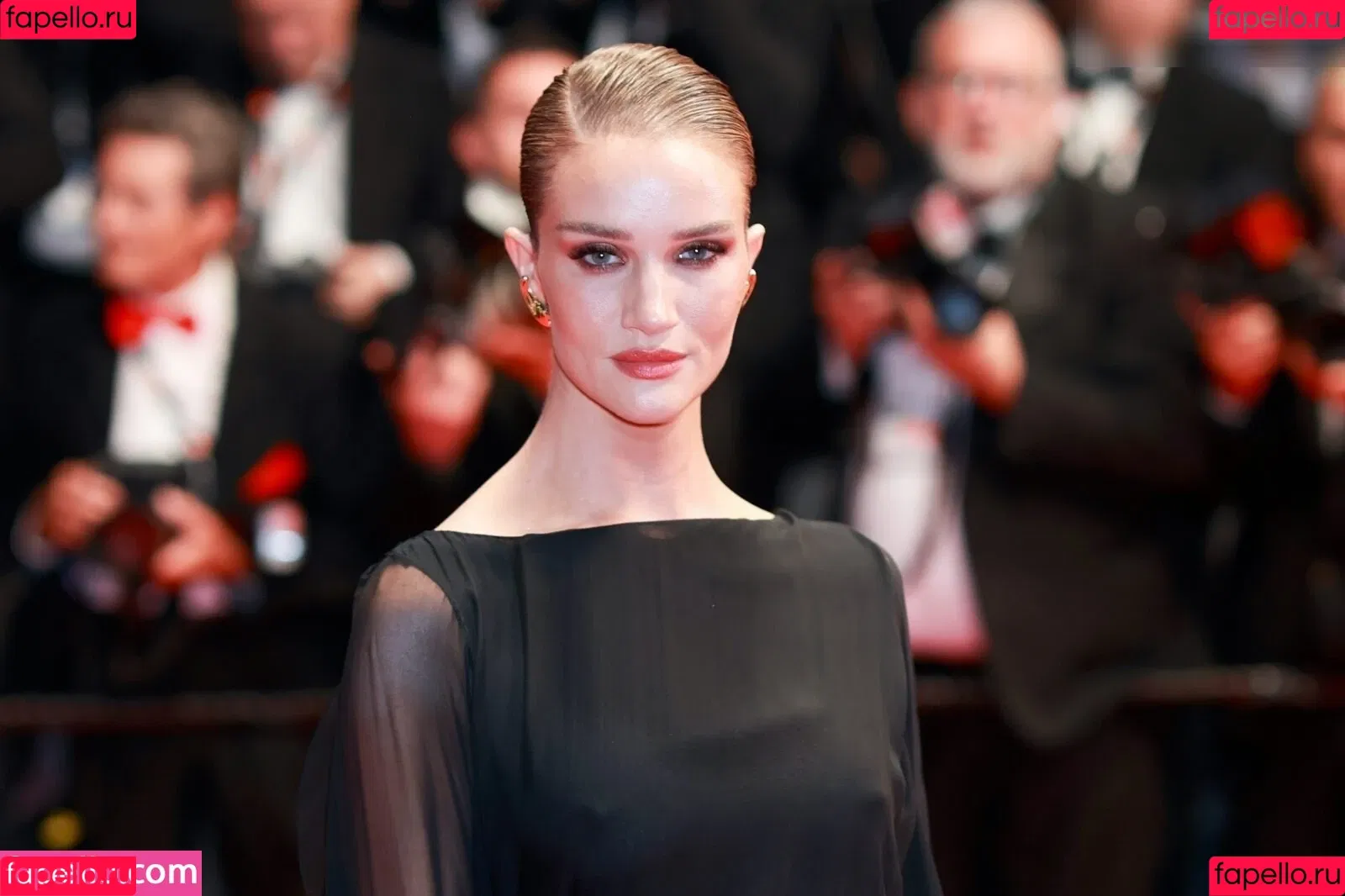 Rosie Huntington Whiteley / Rosie Huntington-Whiteley / rosiehw Onlyfans Photo Gallery 