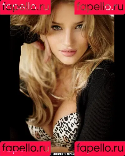 Rosie Huntington Whiteley / Rosie Huntington-Whiteley / rosiehw Onlyfans Photo Gallery 