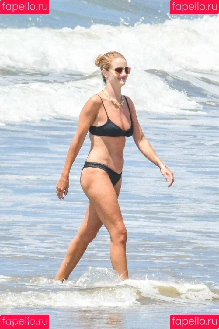 Rosie Huntington Whiteley / Rosie Huntington-Whiteley / rosiehw Onlyfans Photo Gallery 