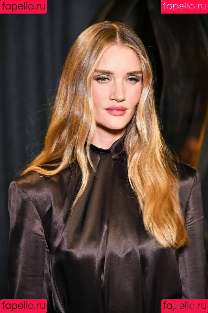Rosie Huntington Whiteley / Rosie Huntington-Whiteley / rosiehw Onlyfans Photo Gallery 