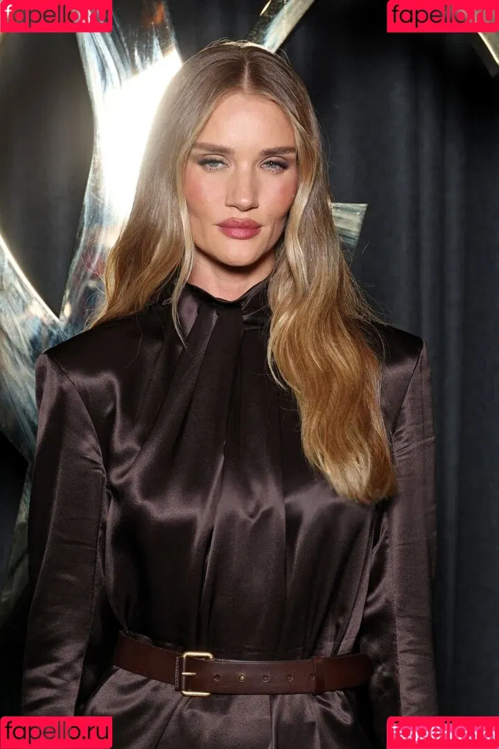 Rosie Huntington Whiteley / Rosie Huntington-Whiteley / rosiehw Onlyfans Photo Gallery 