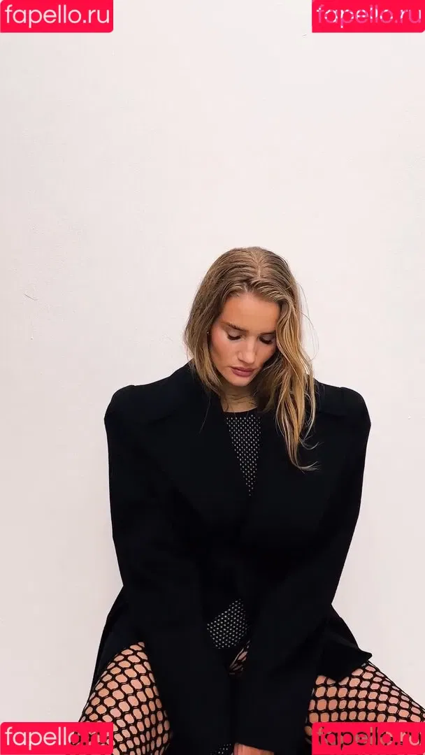 Rosie Huntington Whiteley / Rosie Huntington-Whiteley / rosiehw Onlyfans Photo Gallery 