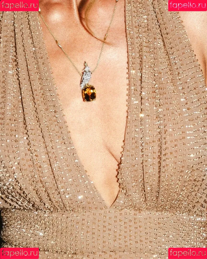 Rosie Huntington Whiteley / Rosie Huntington-Whiteley / rosiehw Onlyfans Photo Gallery 