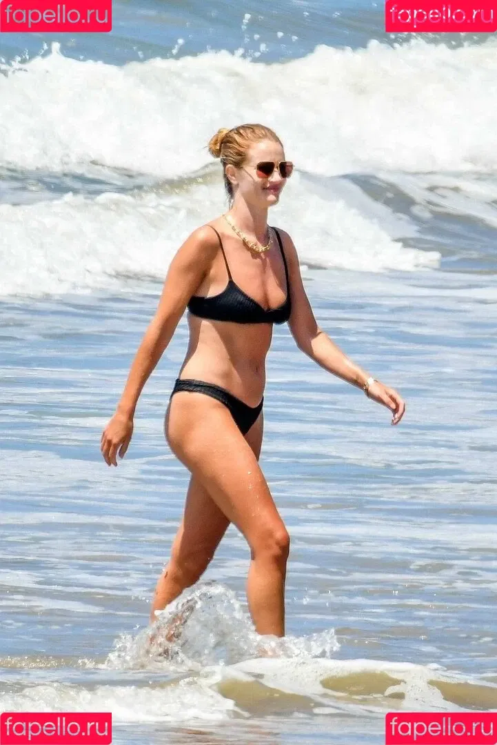 Rosie Huntington Whiteley / Rosie Huntington-Whiteley / rosiehw Onlyfans Photo Gallery 