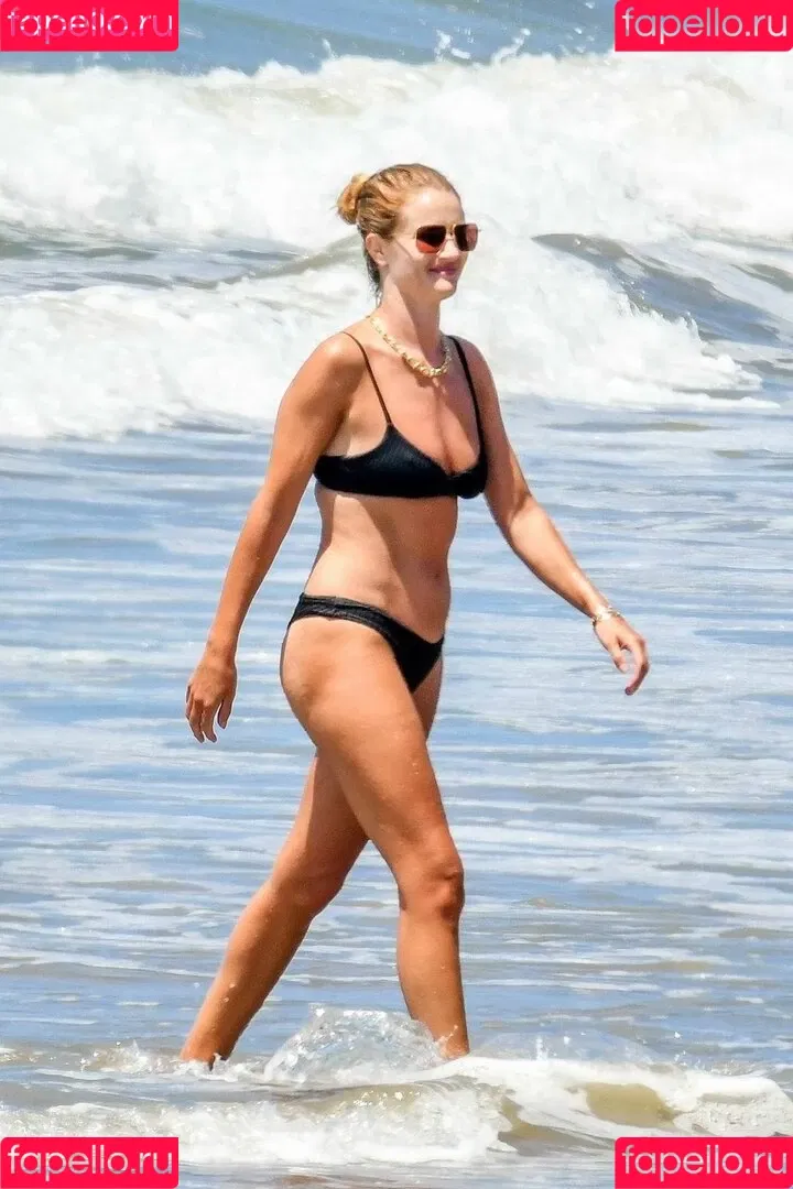 Rosie Huntington Whiteley / Rosie Huntington-Whiteley / rosiehw Onlyfans Photo Gallery 