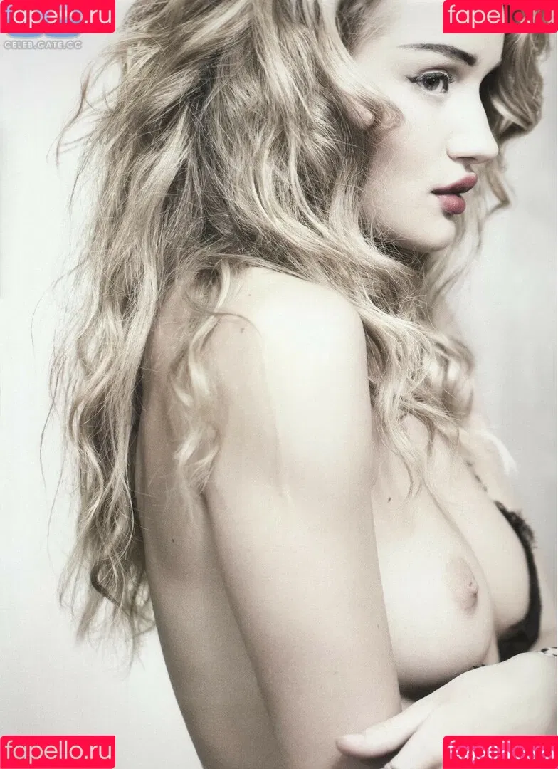 Rosie Huntington Whiteley / Rosie Huntington-Whiteley / rosiehw Onlyfans Photo Gallery 