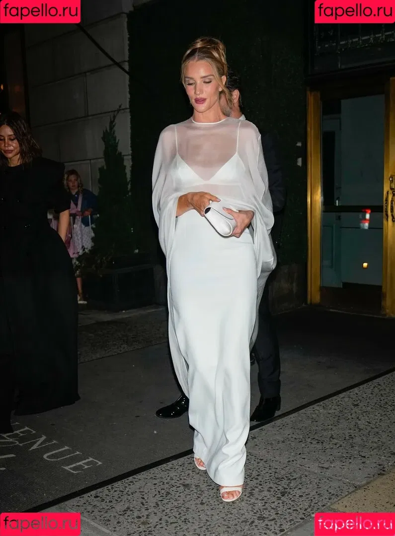 Rosie Huntington Whiteley / Rosie Huntington-Whiteley / rosiehw Onlyfans Photo Gallery 