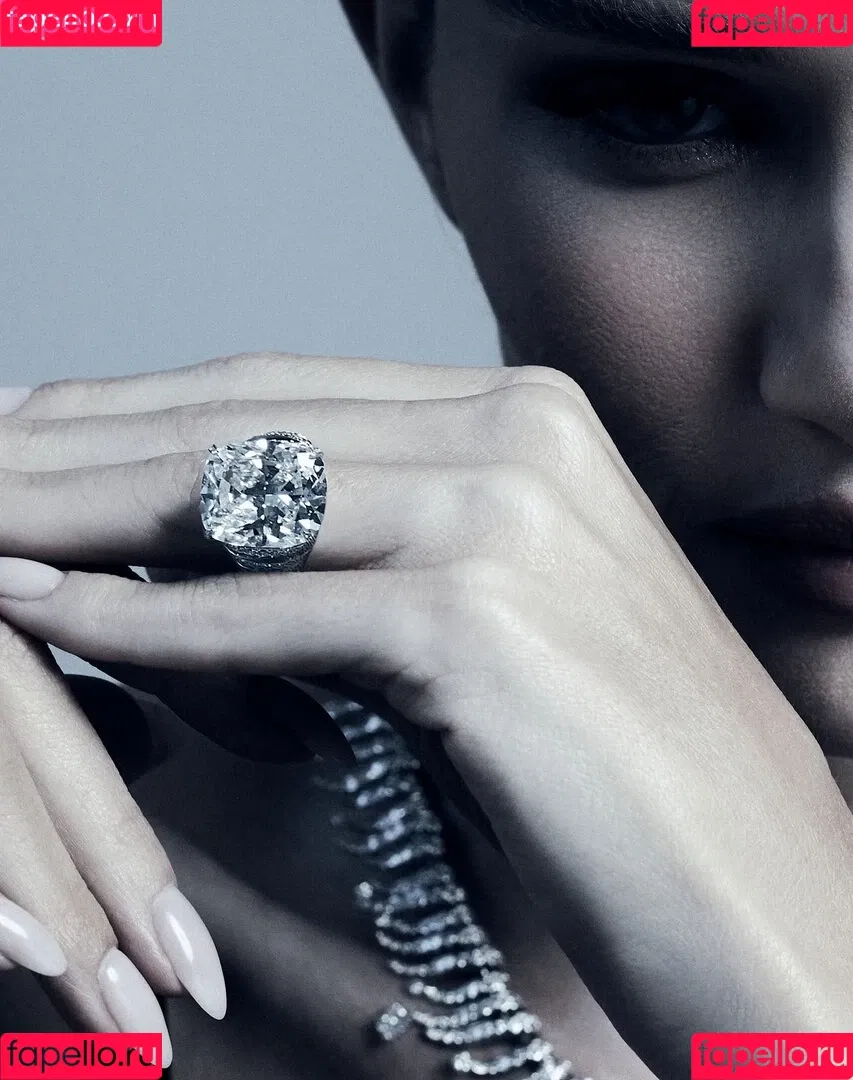 Rosie Huntington Whiteley / Rosie Huntington-Whiteley / rosiehw Onlyfans Photo Gallery 
