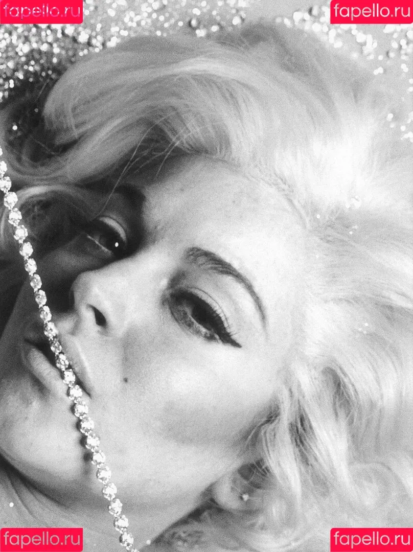 Lindsay Lohan / lindsaylohan / lindsaylohan201 Onlyfans Photo Gallery 