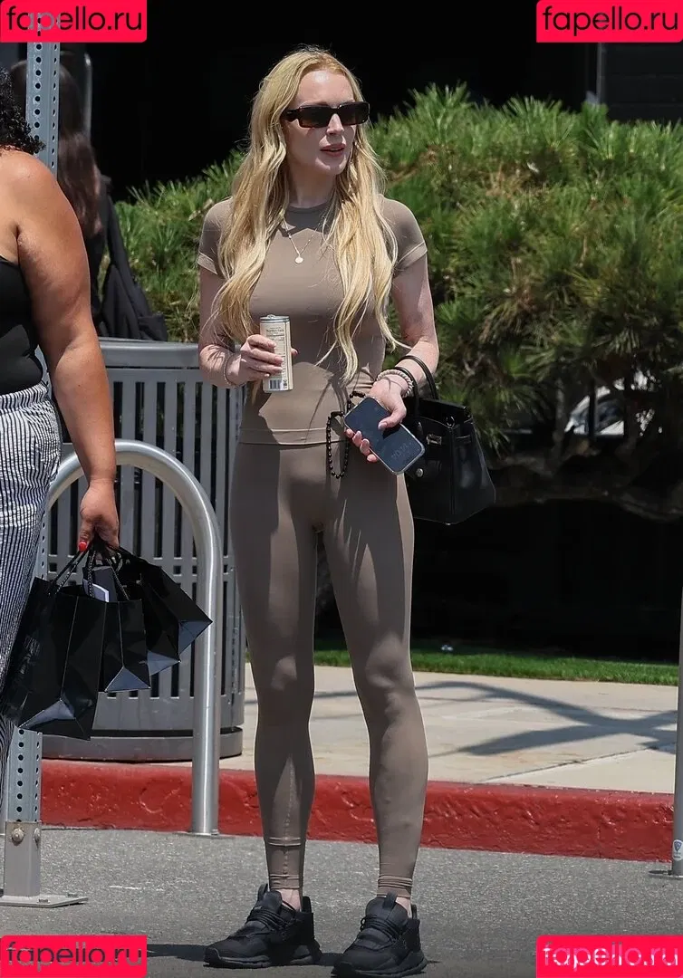 Lindsay Lohan / lindsaylohan / lindsaylohan201 Onlyfans Photo Gallery 
