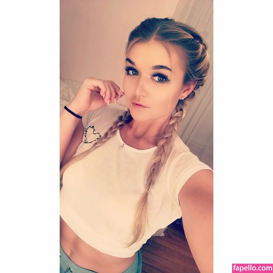 RuthW00ster / ruthw21 Onlyfans Photo Gallery 