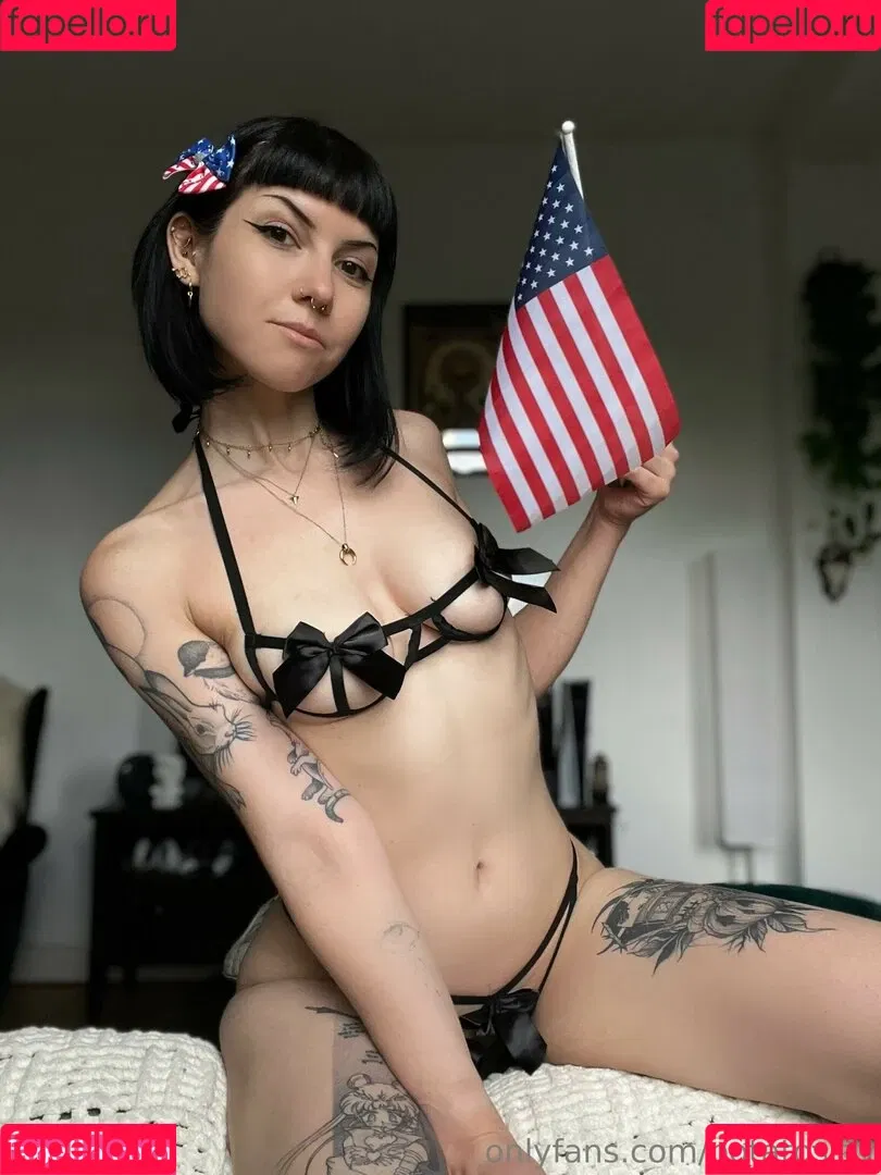 Rachel Lawrick / potatoslav / rlawrick Onlyfans Photo Gallery 