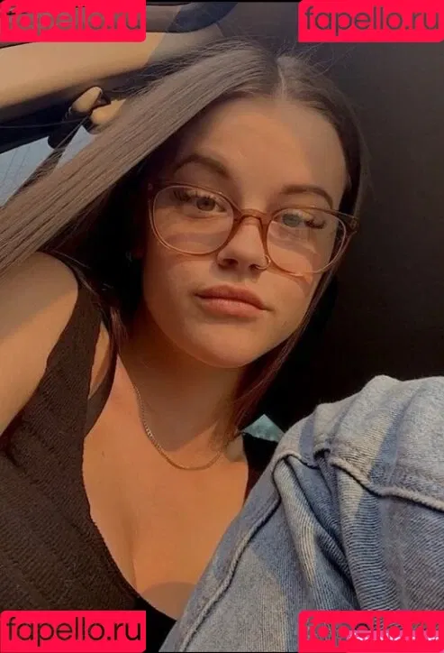 Carolyn Marcinkus / carolyn.marcinkus / x_gracelaura_x Onlyfans Photo Gallery 
