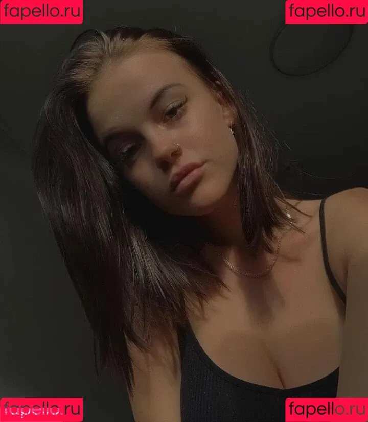 Carolyn Marcinkus / carolyn.marcinkus / x_gracelaura_x Onlyfans Photo Gallery 