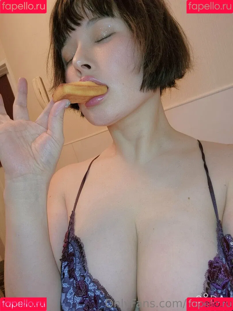 kanaaxo Onlyfans Photo Gallery 