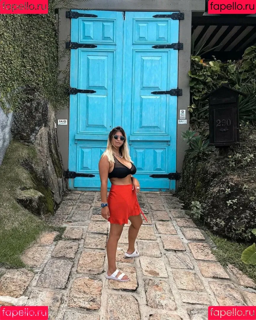Meredithblake / meredithlblake / meredyblakekarim Onlyfans Photo Gallery 