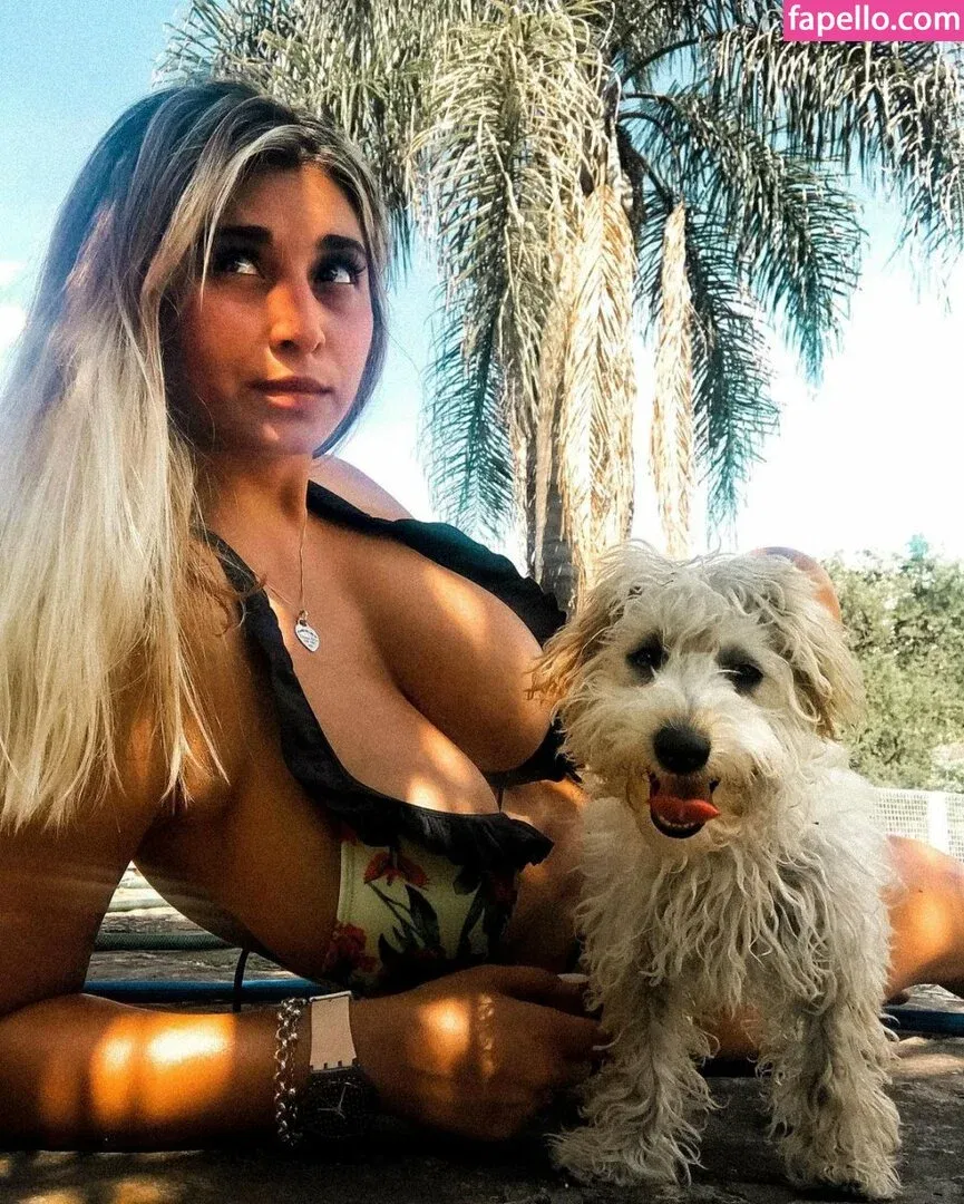 Meredithblake / meredithlblake / meredyblakekarim Onlyfans Photo Gallery 