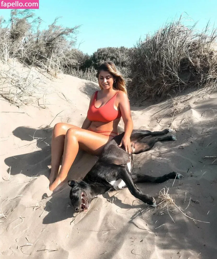 Meredithblake / meredithlblake / meredyblakekarim Onlyfans Photo Gallery 