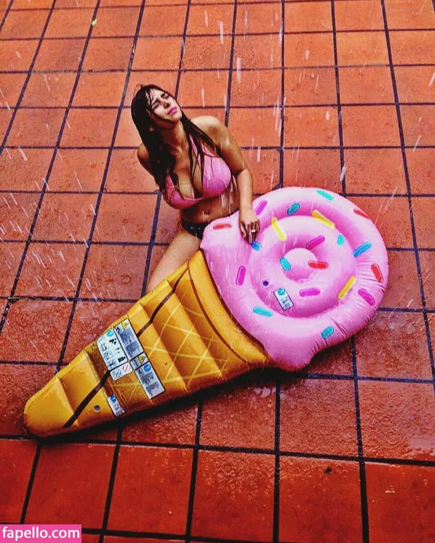 Meredithblake / meredithlblake / meredyblakekarim Onlyfans Photo Gallery 