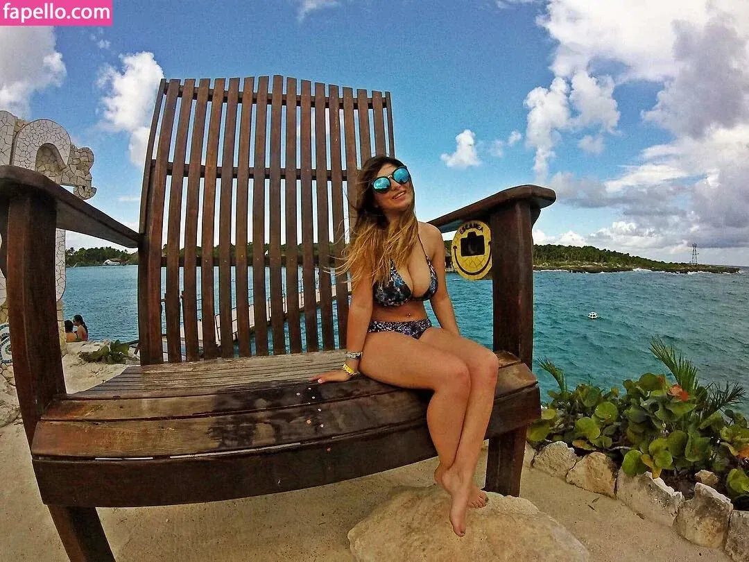 Meredithblake / meredithlblake / meredyblakekarim Onlyfans Photo Gallery 