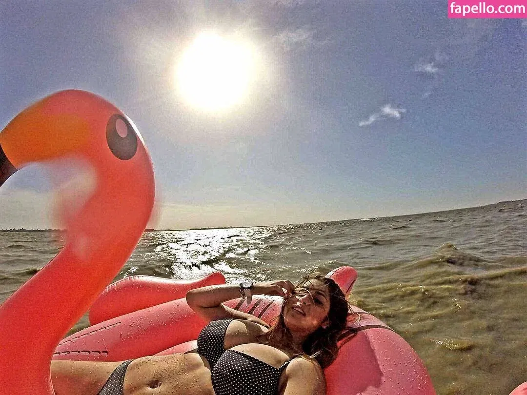 Meredithblake / meredithlblake / meredyblakekarim Onlyfans Photo Gallery 