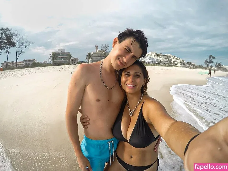 Meredithblake / meredithlblake / meredyblakekarim Onlyfans Photo Gallery 