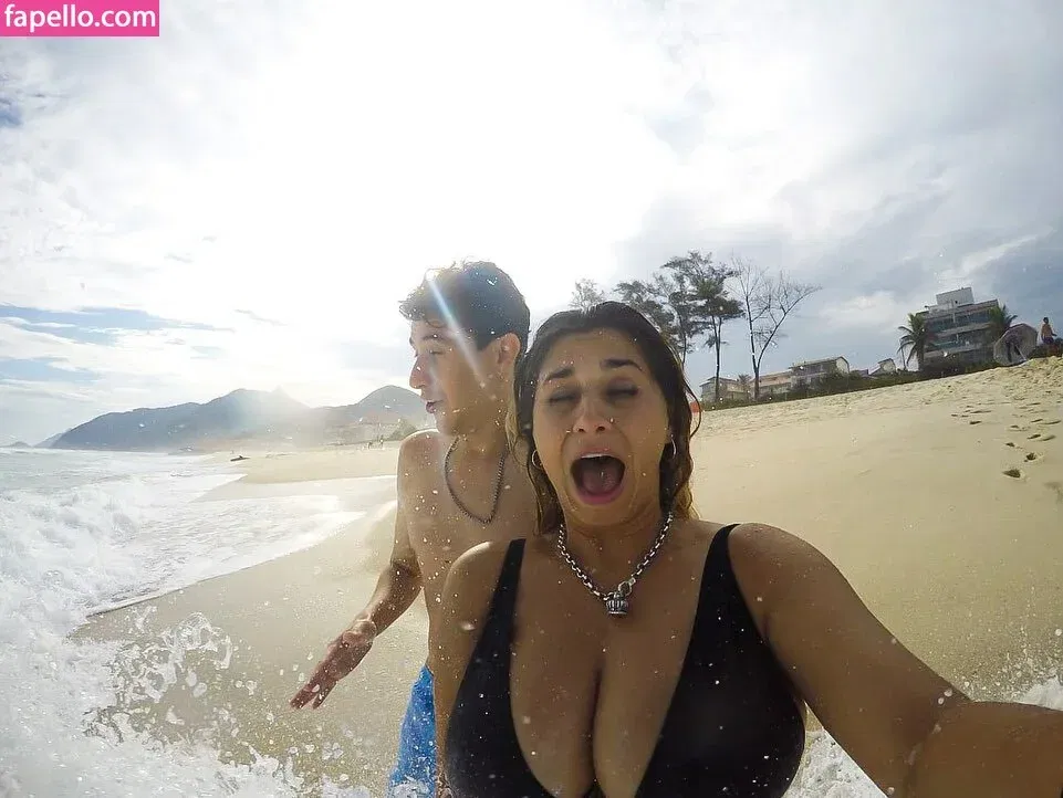 Meredithblake / meredithlblake / meredyblakekarim Onlyfans Photo Gallery 