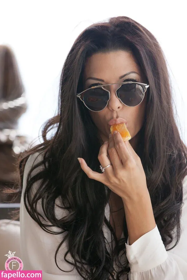 Alexa Tomas / alexatomas_official / https: Onlyfans Photo Gallery 