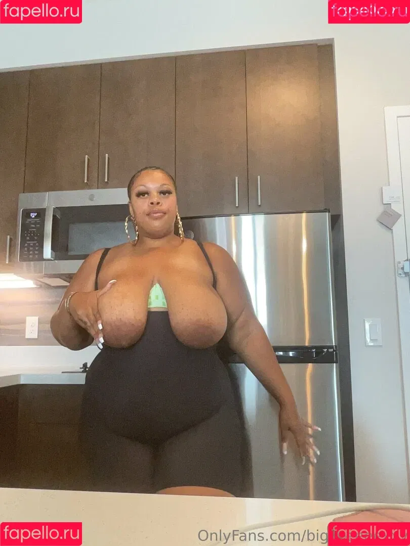 bigseeeeeexxy / bigseeeeexxy Onlyfans Photo Gallery 