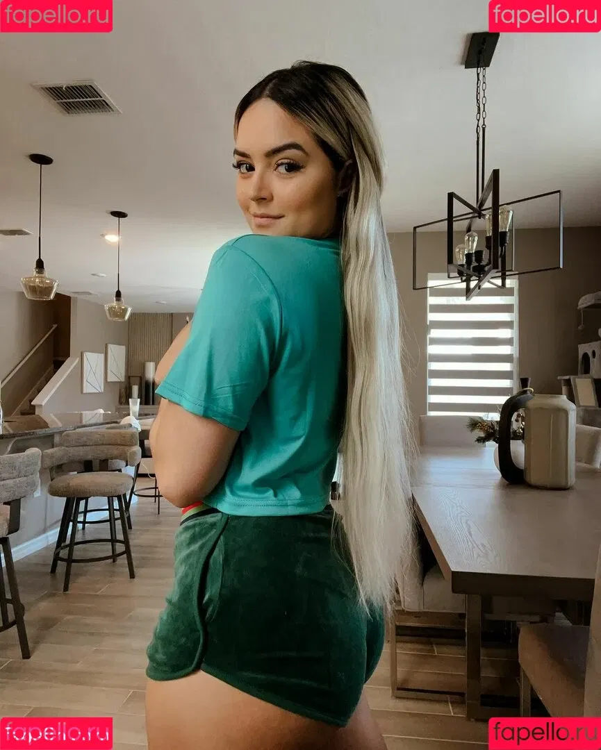 Tay Conti / Taynara Melo / tayconti_ Onlyfans Photo Gallery 